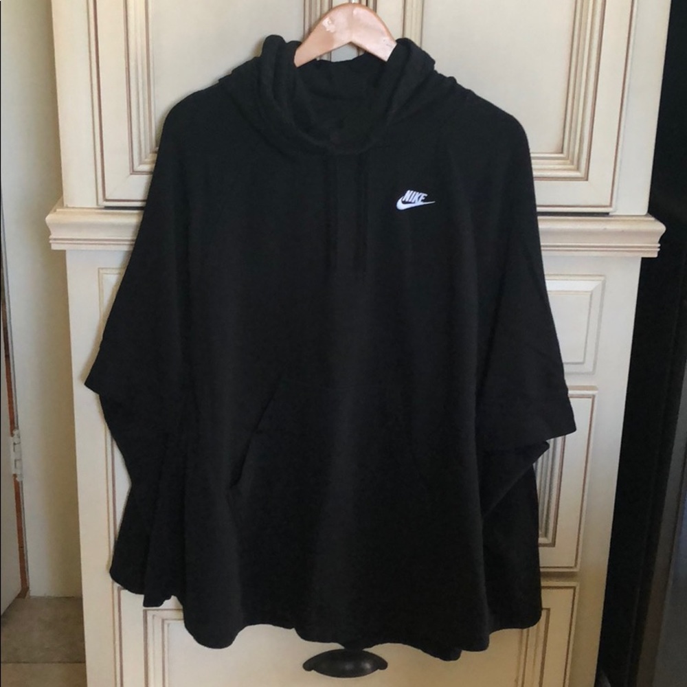 NWOT Nike top